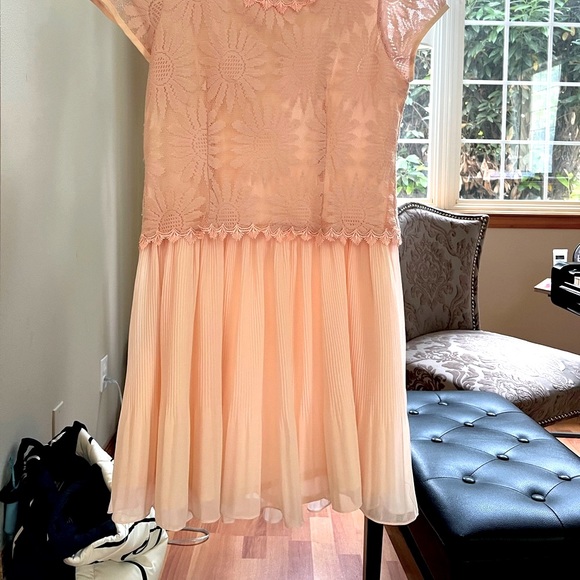 Dress sale $18/each - Picture 4 of 8